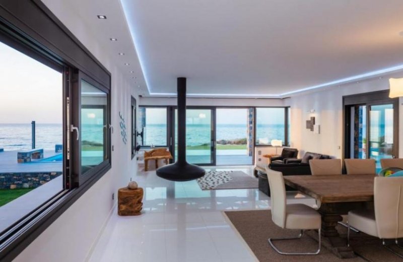 Mochlos Kreta, Mochlos: Einzigartige Villa am Meer mit großem Pool und Gärten zu verkaufen Haus kaufen